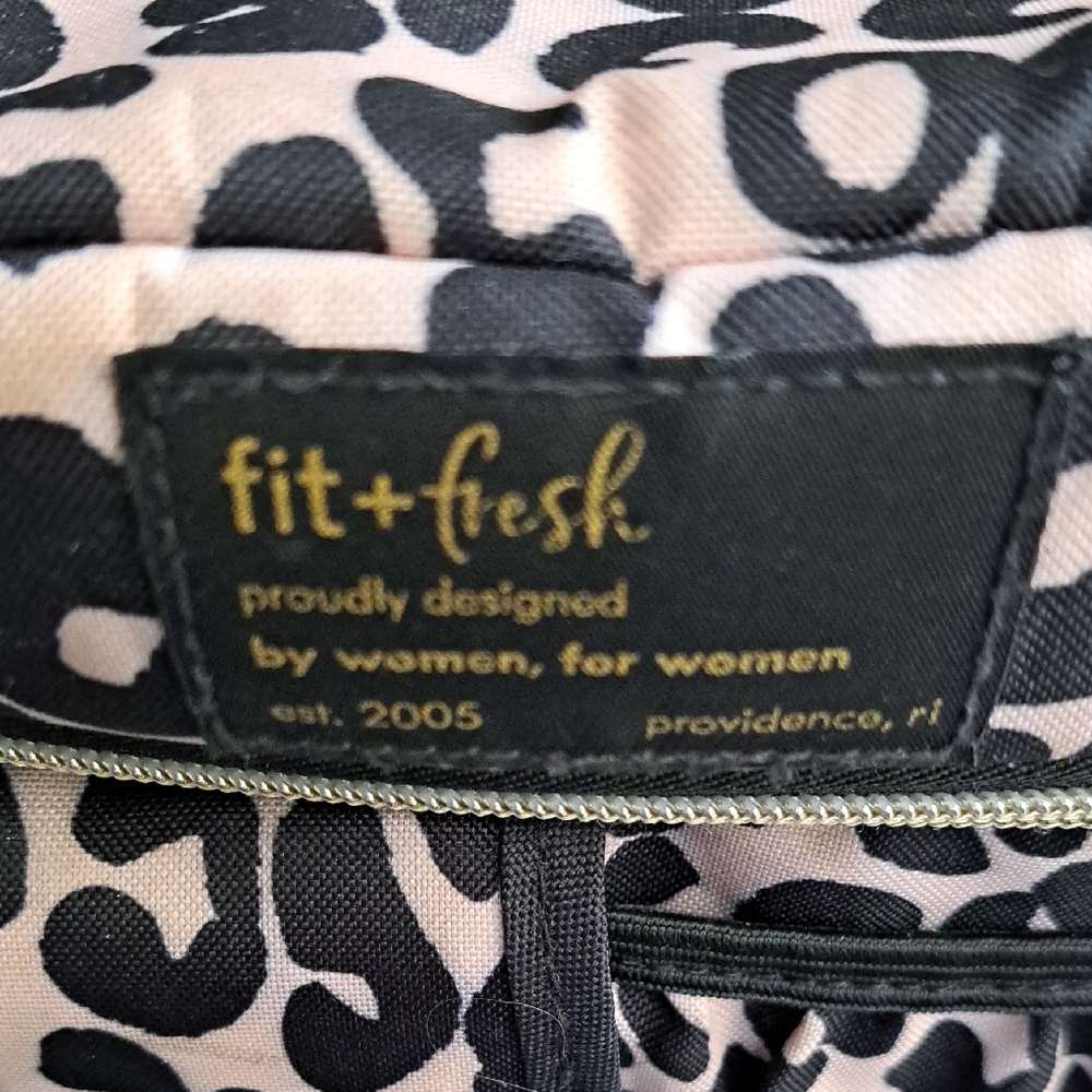 Fit & Fresh Montauk Leopard Lunch Bag - Picture 3 of 11